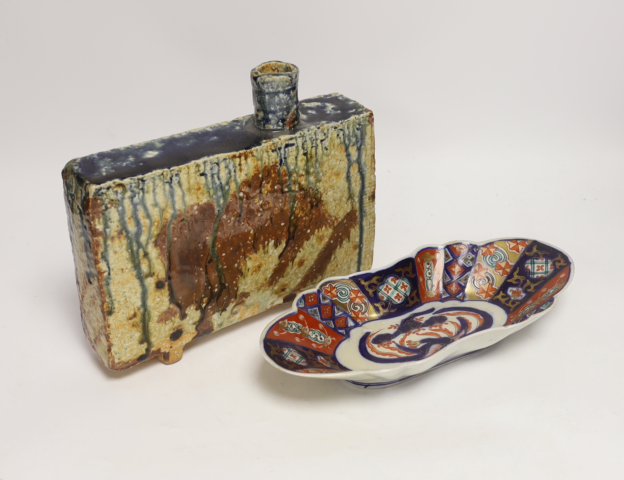 A Japanese studio pottery vase and an Imari dish, tallest 21cm